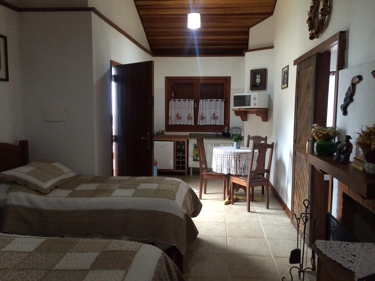 Luar Da Montanha Chale 1 Villa มงชิแวร์จิ ภายนอก รูปภาพ
