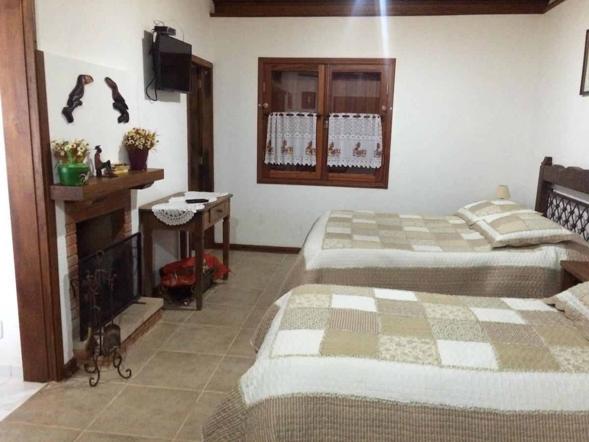 Luar Da Montanha Chale 1 Villa มงชิแวร์จิ ภายนอก รูปภาพ