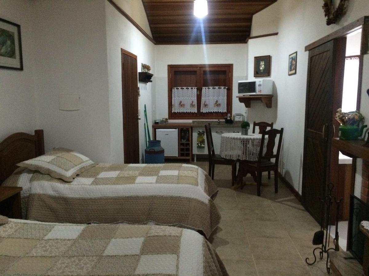 Luar Da Montanha Chale 1 Villa มงชิแวร์จิ ภายนอก รูปภาพ